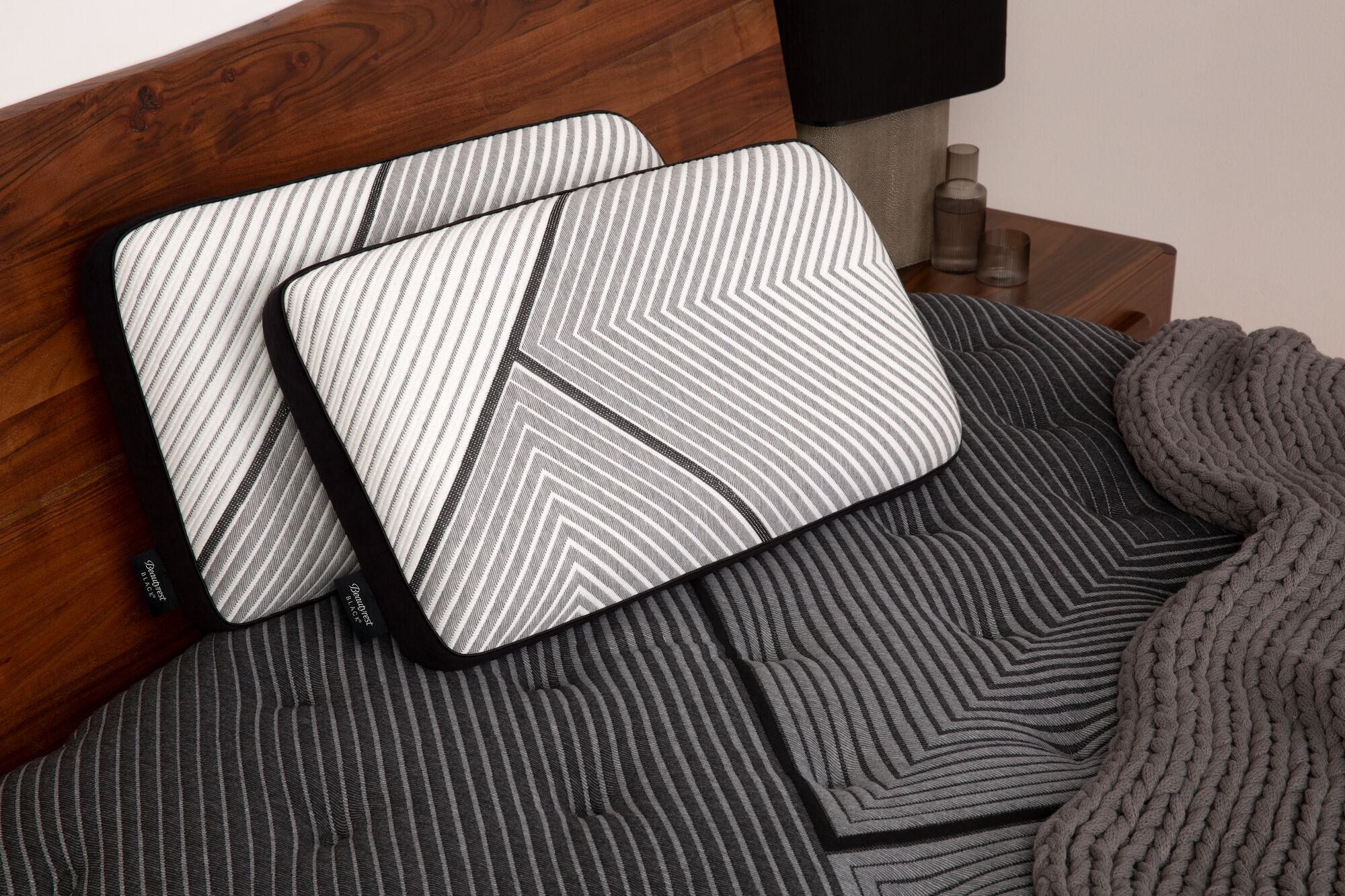 Black Luxury Foam Pillow