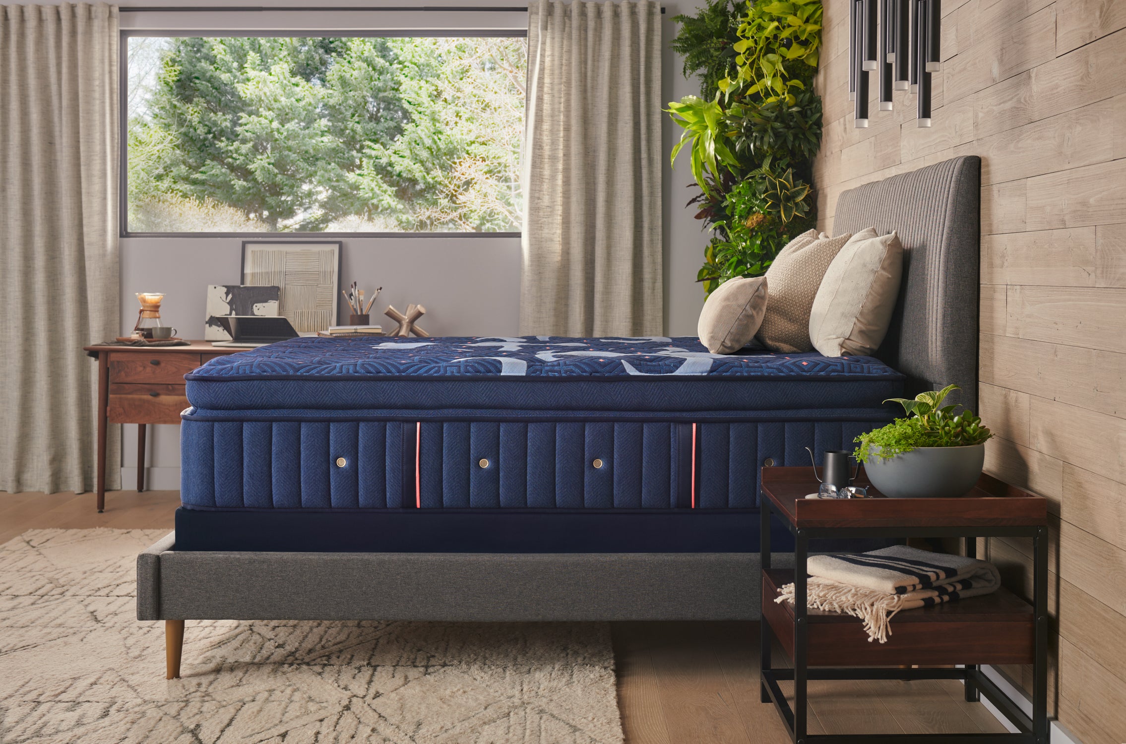 Lux Estate Medium EPT 16" Mattress