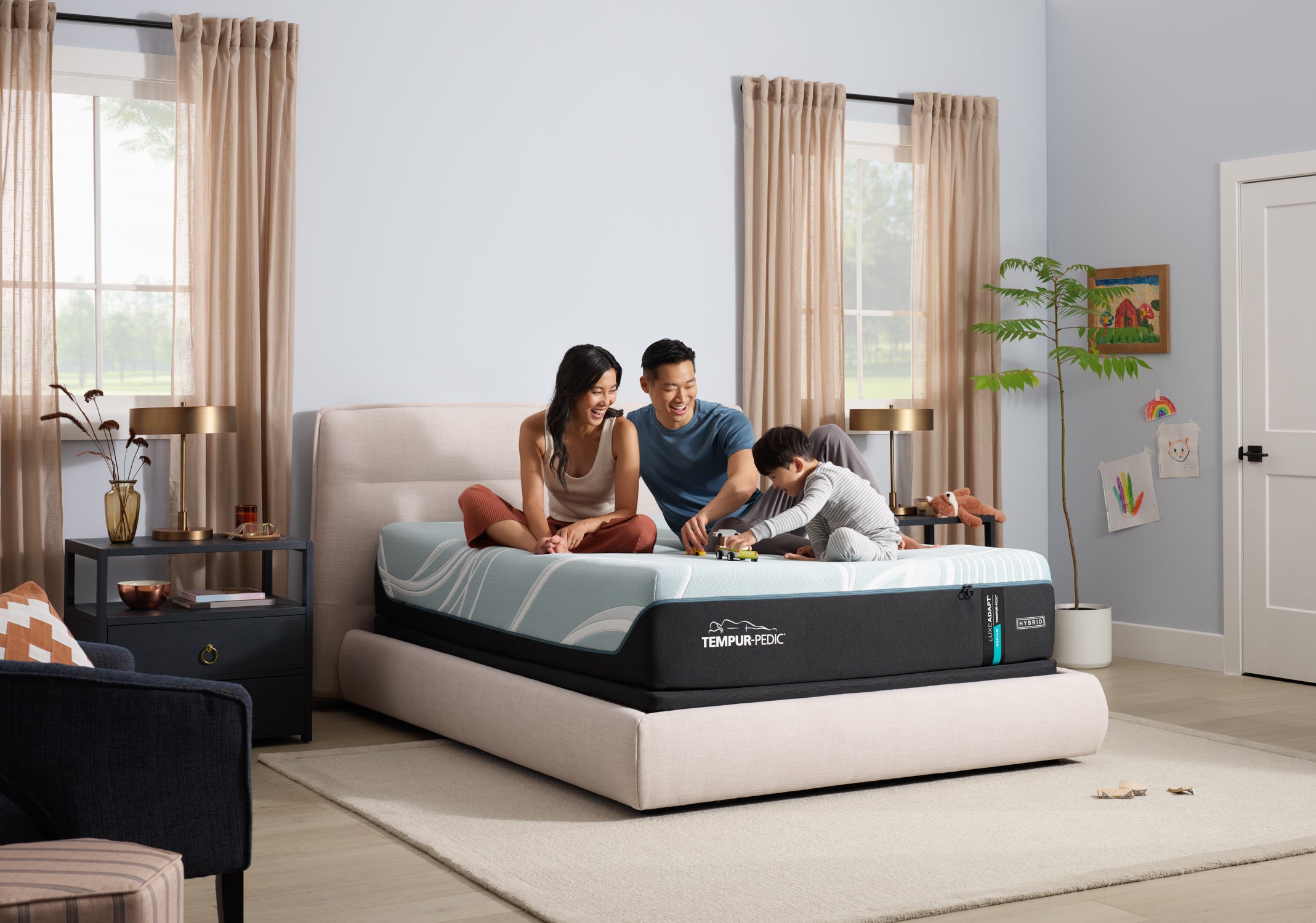 LuxeAdapt Medium Hybrid 13" Mattress