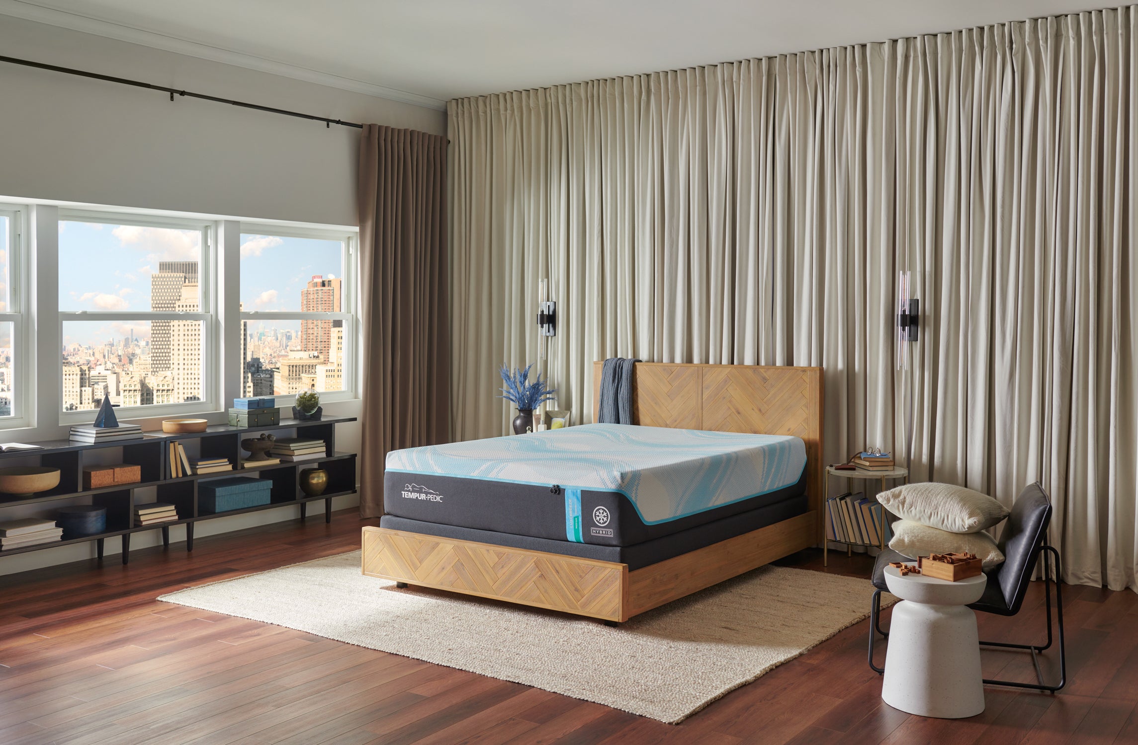 LuxeBreeze Medium Hybrid 13" Mattress